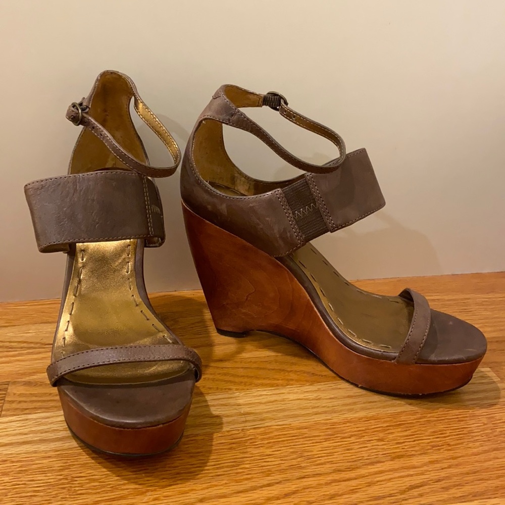 Nine West Brown Leather & Wood Wedges Size 6.5